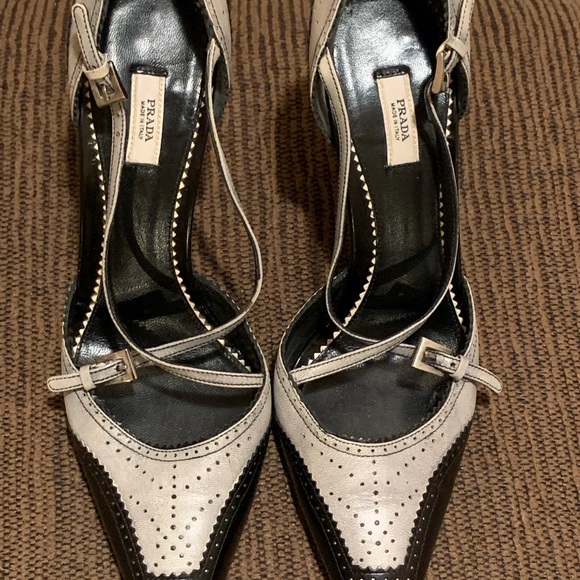 Prada two-tone Oxford heels - Picture 4 of 11